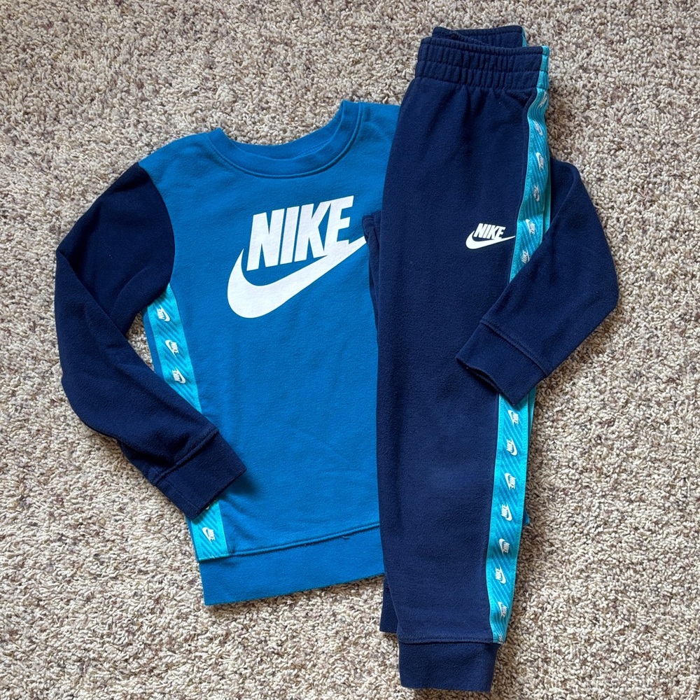 Nike Kids Sweatpants Set